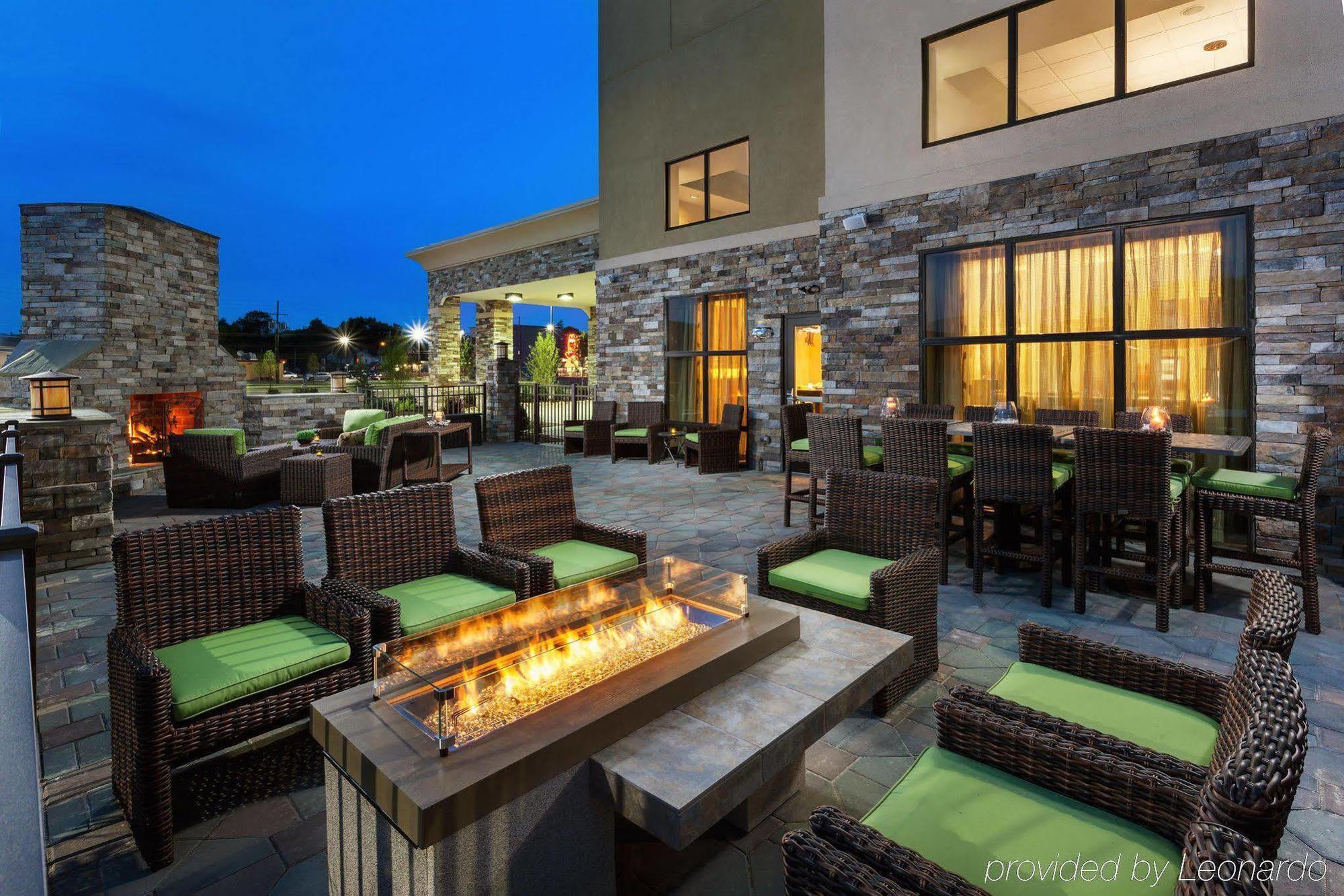Hotel Hampton & - Faxon Exit 3*